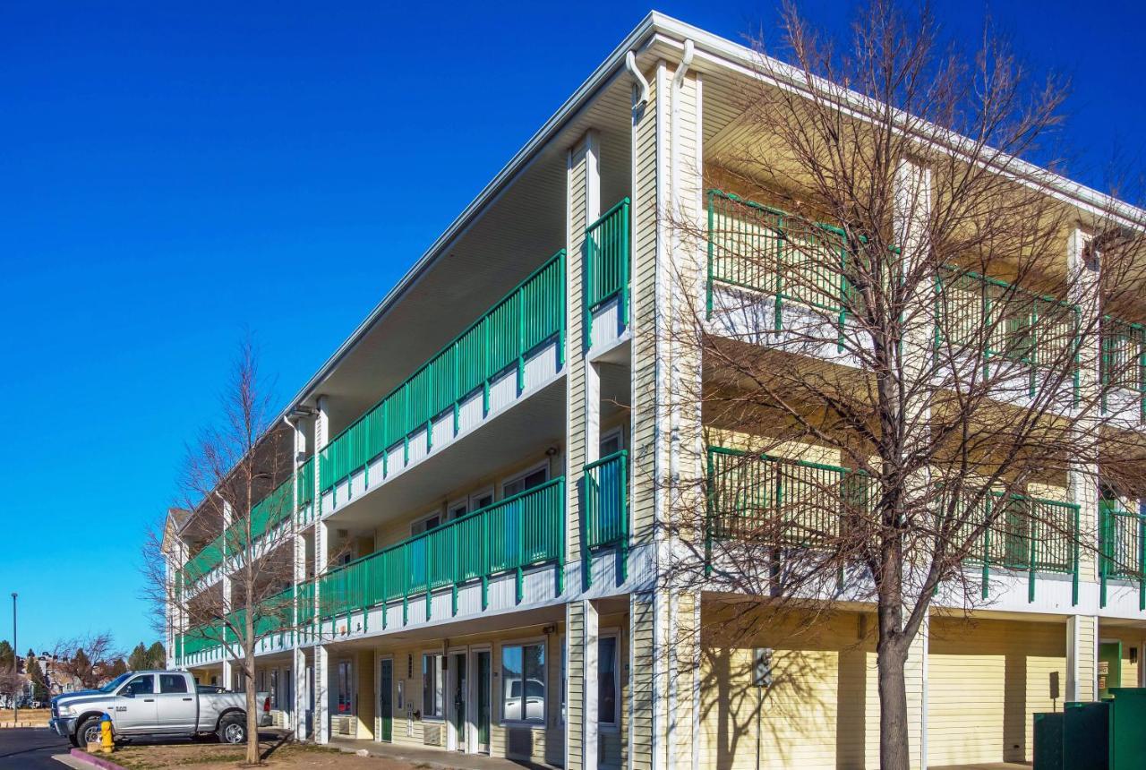 Hometowne Studios By Red Roof Colorado Springs - Airport Экстерьер фото